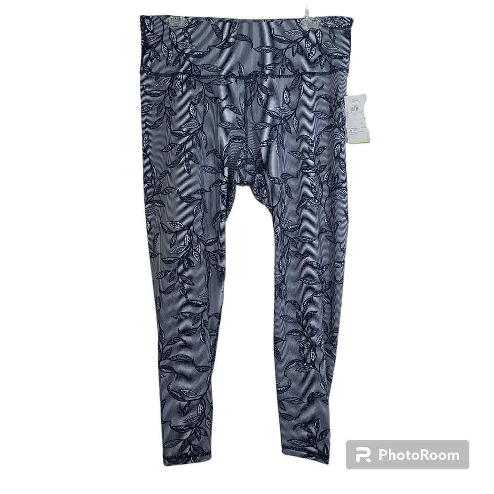 Old Navy Elevate 7/8 High Rise Go Dry Athletic Leggings Navy Floral NWT Size XL